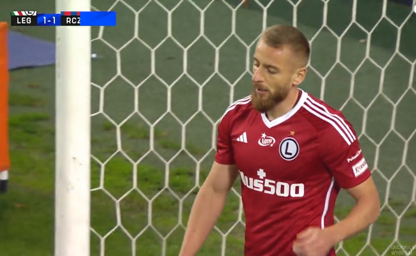 Samobójczy gol pogrążył Legię Warszawa! Raków Częstochowa pokonał "Wojskowych" przy Łazienkowskiej! [WIDEO]