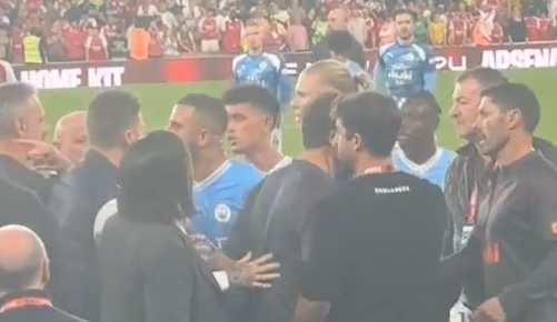Gwiazdor Manchesteru City starł się z trenerem Arsenalu. Doszło do przepychanki [WIDEO]