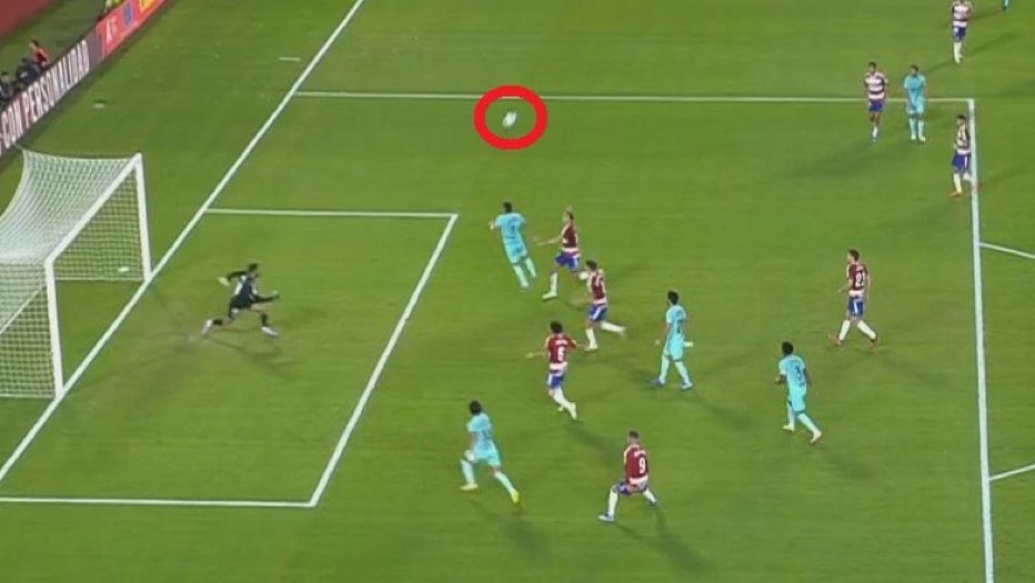 FC Barcelona została skrzywdzona przez sędziego? Eksperci wyjaśnili wielką kontrowersję [WIDEO]