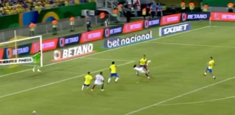 Piękny gol przewrotką w meczu Brazylii. "Canarinhos" sensacyjnie stracili punkty [WIDEO]