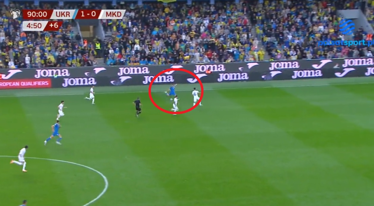 Kuriozalny gol dla reprezentacji Ukrainy. Bramkarz zachował się koszmarnie [WIDEO]