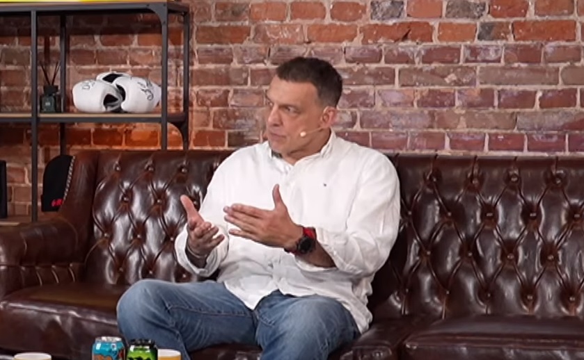 "Chociaż już jestem dziadek, dałbym sobie radę z nimi wszystkimi". Legenda sportów walki mocno o freakfightach