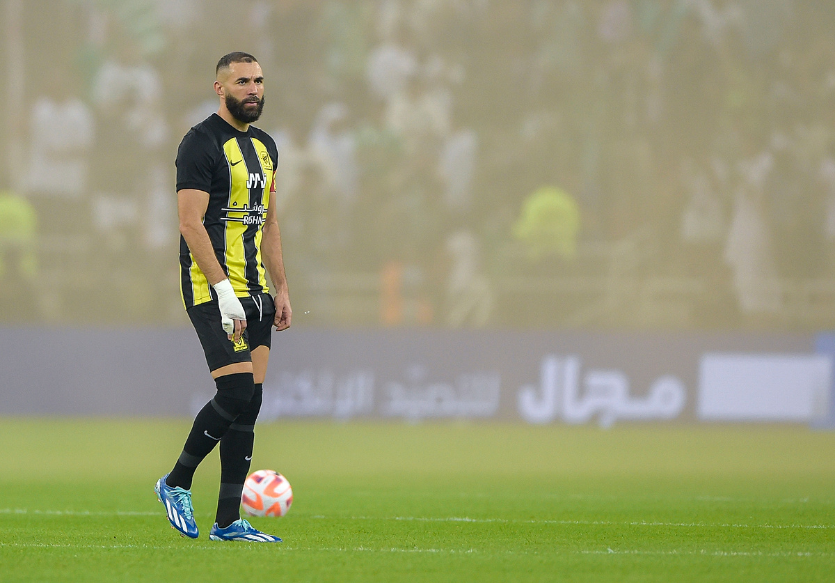 "Jesteś sk***ysynem". Karim Benzema zaatakowany w pięciu różnych językach