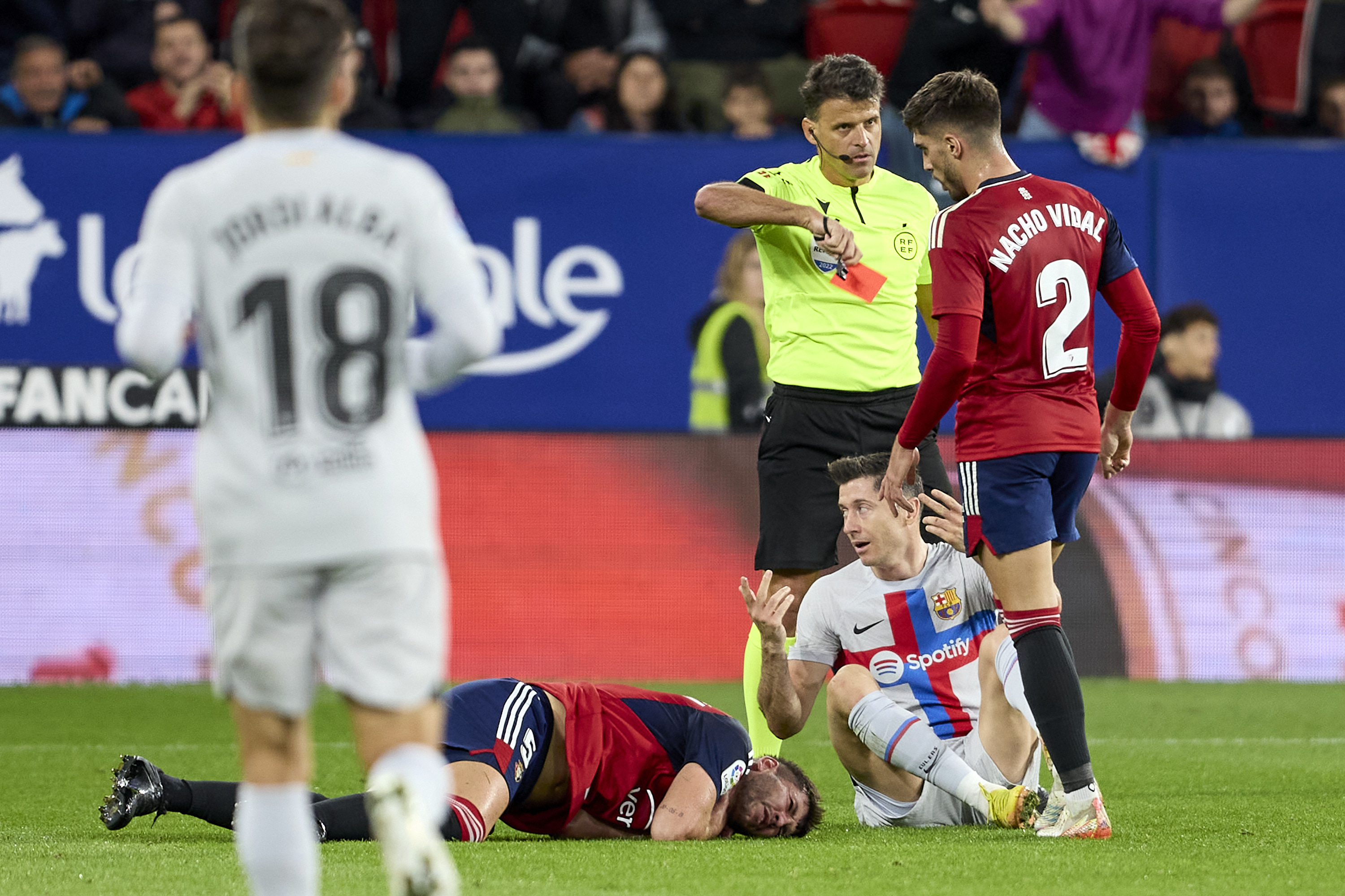 Znamy nazwisko arbitra El Clasico. Robert Lewandowski nie może go miło wspominać