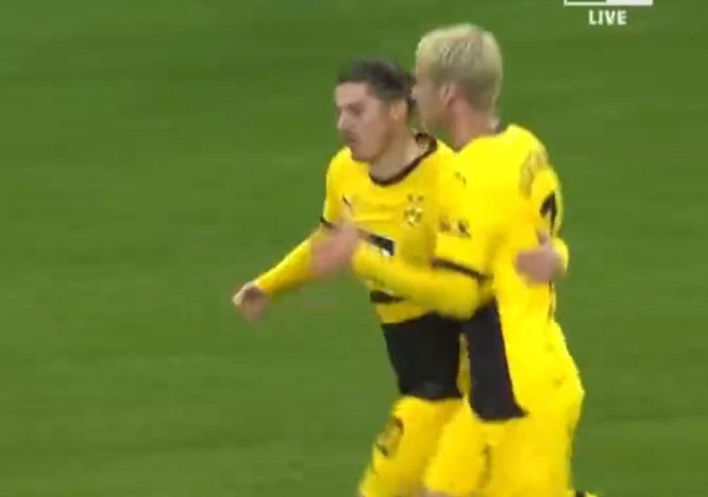 Szalony występ Borussii Dortmund. Sześć goli, kontuzja bramkarza i szereg zwrotów akcji [WIDEO]