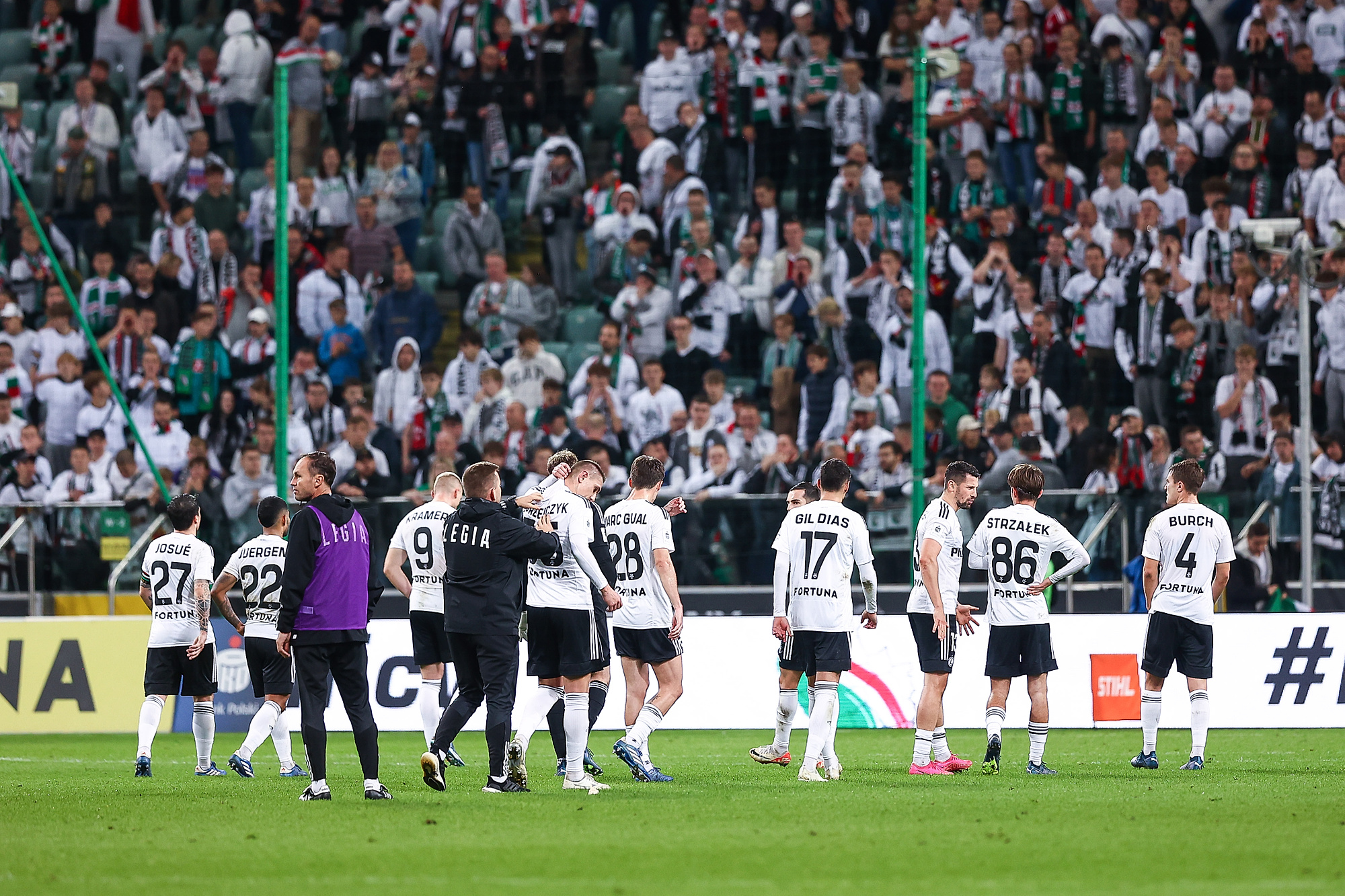 Rywale nie chcą kibiców Legii na swoim stadionie. Może zapaść kuriozalna decyzja. "Uważamy to za skandaliczne"