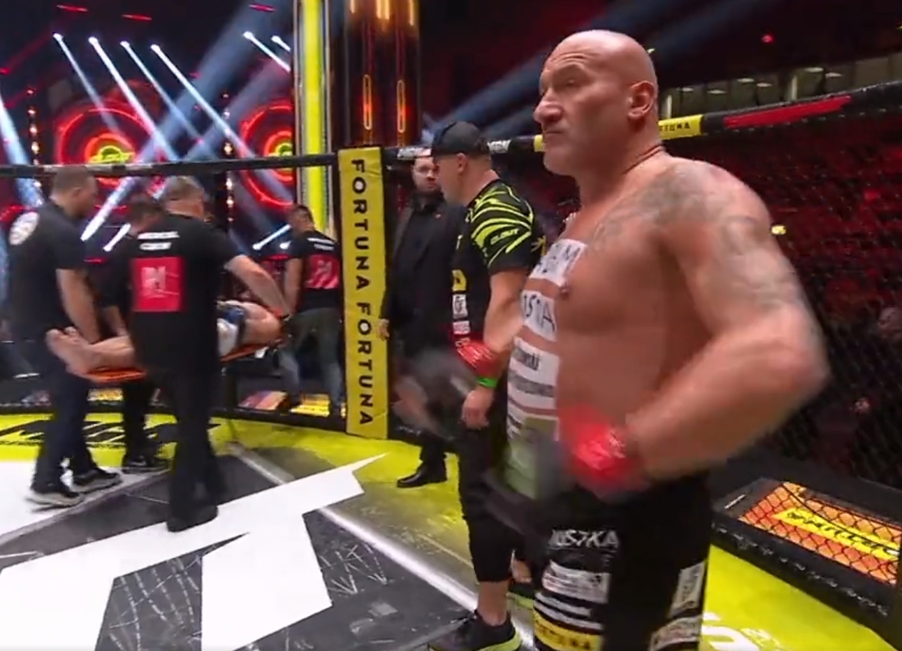 Skradł show na Clout MMA 2, teraz ma zawalczyć z Najmanem. "Każdy go bierze, więc czemu nie"