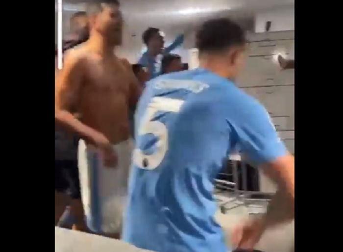 Tak Manchester City świętował po zwycięstwie w derbach. Piłkarze już mianowali się mistrzami [WIDEO]