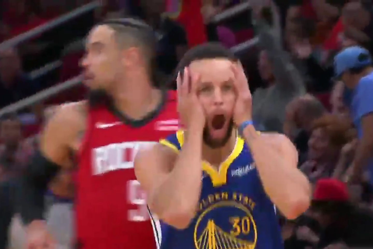 Niesamowita akcja gwiazdora NBA. Zabawił się z rywalem, sam złapał się za głowę [WIDEO]