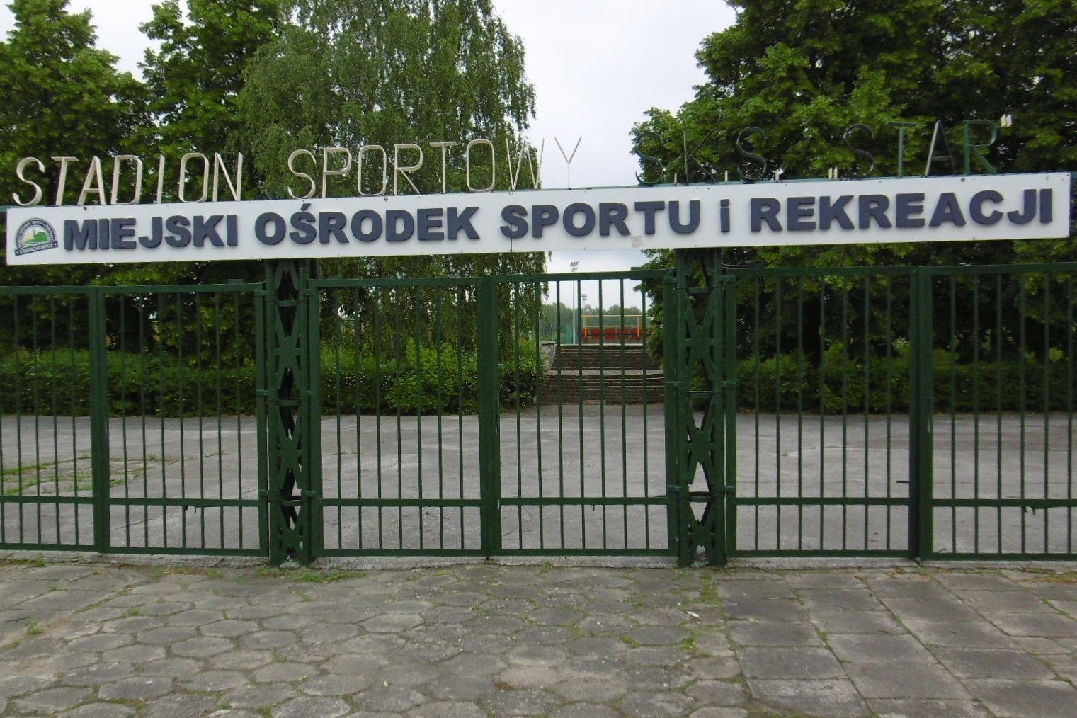 Niecodzienni "wandale" zniszczyli boisko polskiego klubu. Tak wygląda zdewastowana murawa [ZDJĘCIE]