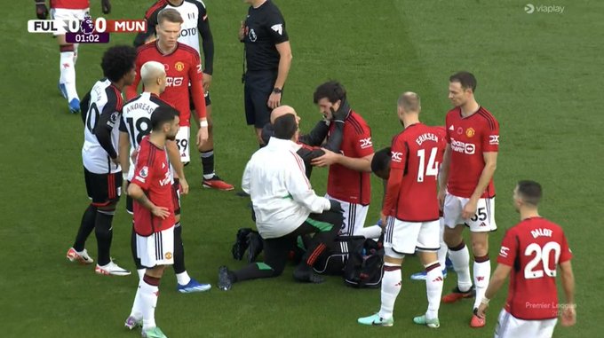 Chwila grozy w meczu Manchesteru United. Harry Maguire już w 1. minucie potrzebował pomocy medycznej [WIDEO]