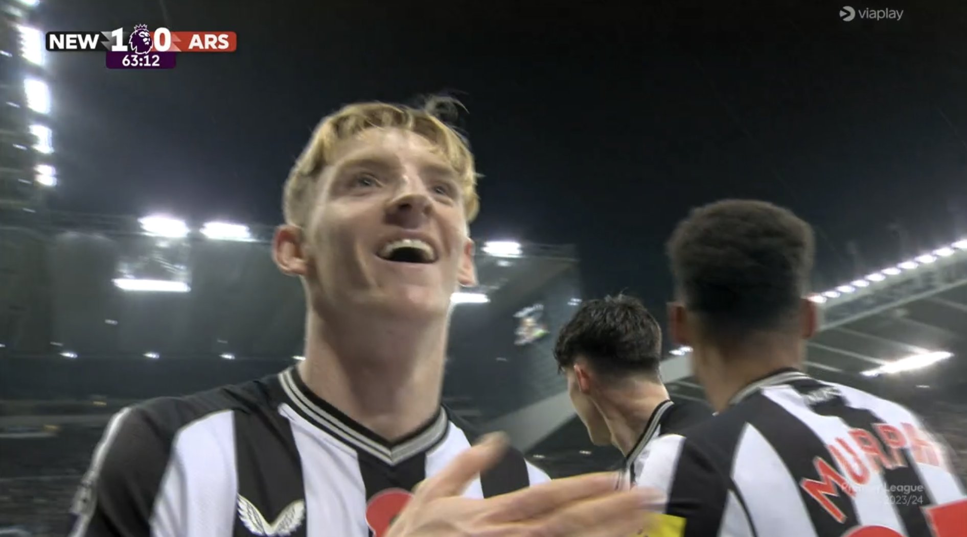 Gigantyczne emocje w Premier League! Bitwa na boisku, Arsenal przegrał w cieniu skandalu [WIDEO]