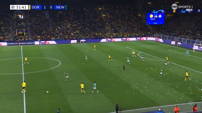 Wielki protest kibiców w meczu Ligi Mistrzów. Fani Borussii Dortmund zakpili z rywali [WIDEO]