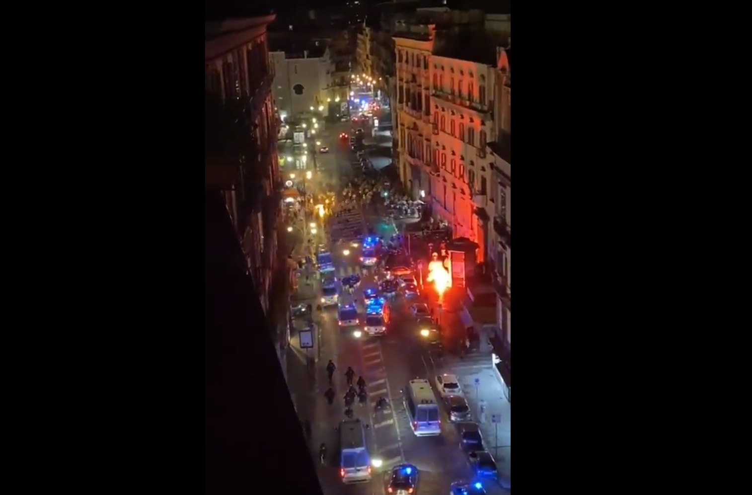Zadyma przed starciem Ligi Mistrzów. Kibice celowo atakowali policję, kolejna taka sytuacja w Europie [WIDEO]
