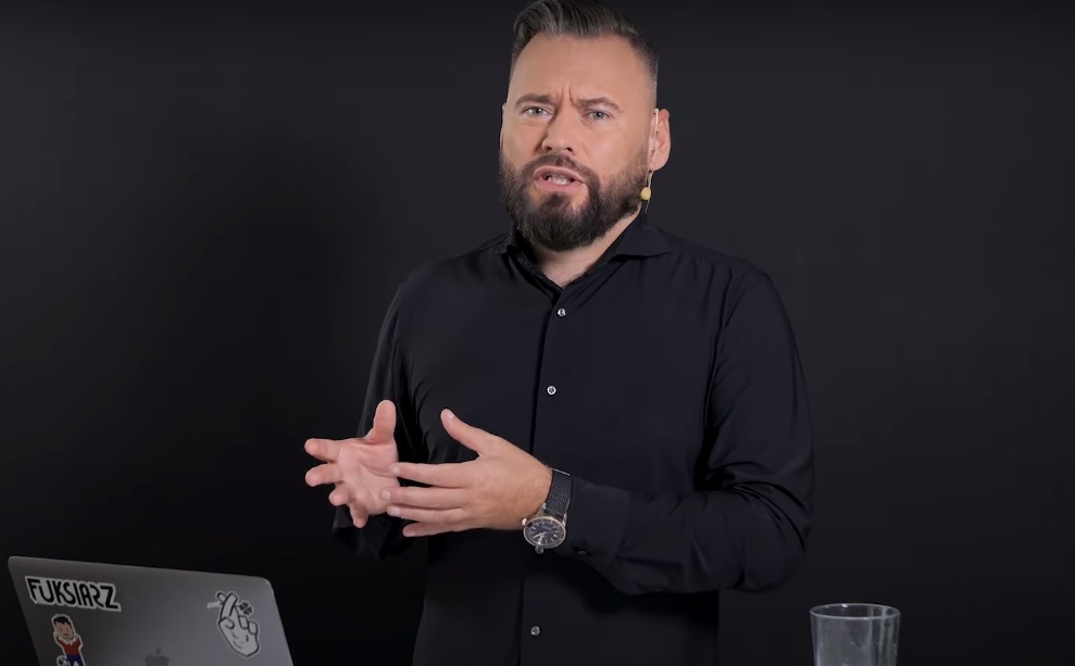 "Mam dość toksyn, agresji słownej, obmawiania, intryg". Dlatego Stanowski odszedł z Kanału Sportowego