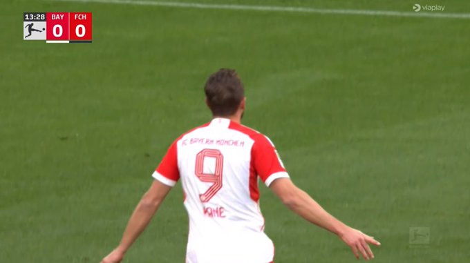 Harry Kane goni rekord Roberta Lewandowskiego! Beniaminek postraszył Bayern Monachium [WIDEO]