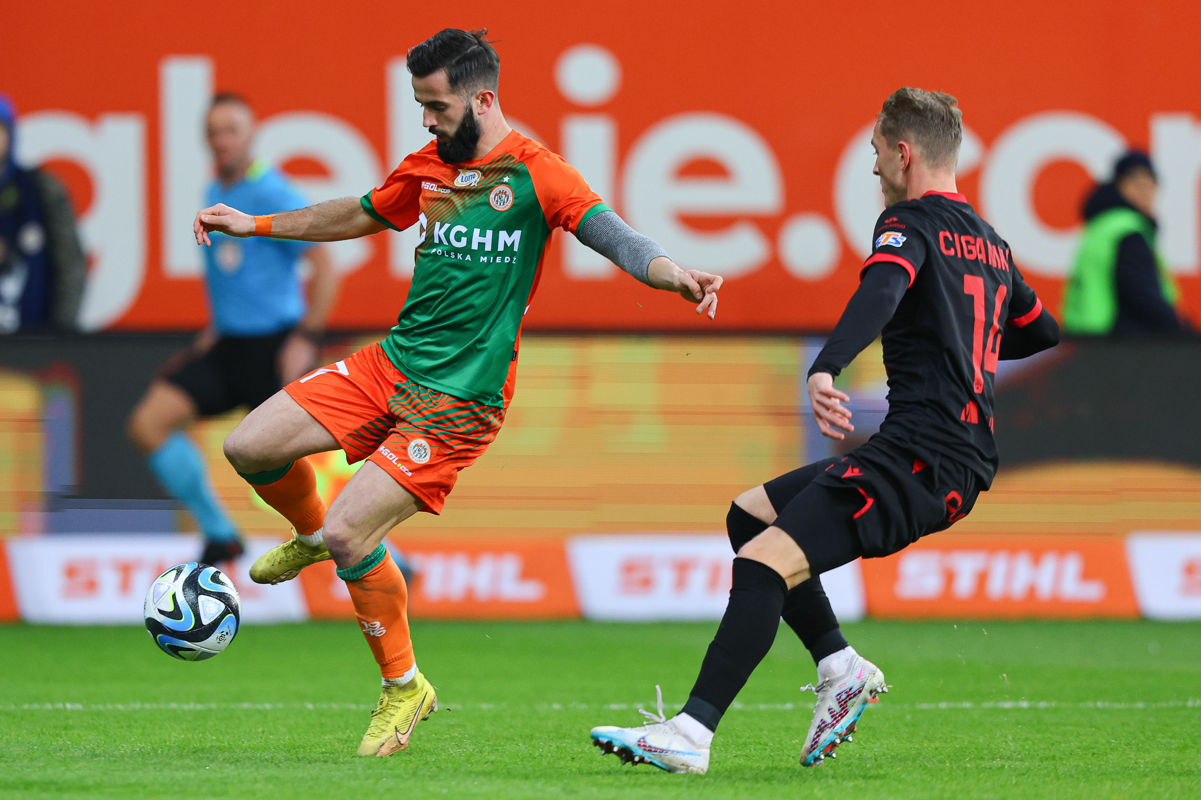 Zagłębie wypuściło zwycięstwo w 99. minucie! Widzew za trzecim razem zaskoczył "Miedziowych" [WIDEO]