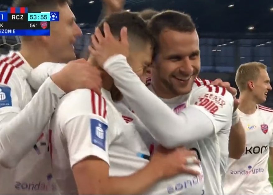 Raków stracił punkty w Szczecinie. Błysk Grosickiego dał remis Pogoni [WIDEO]