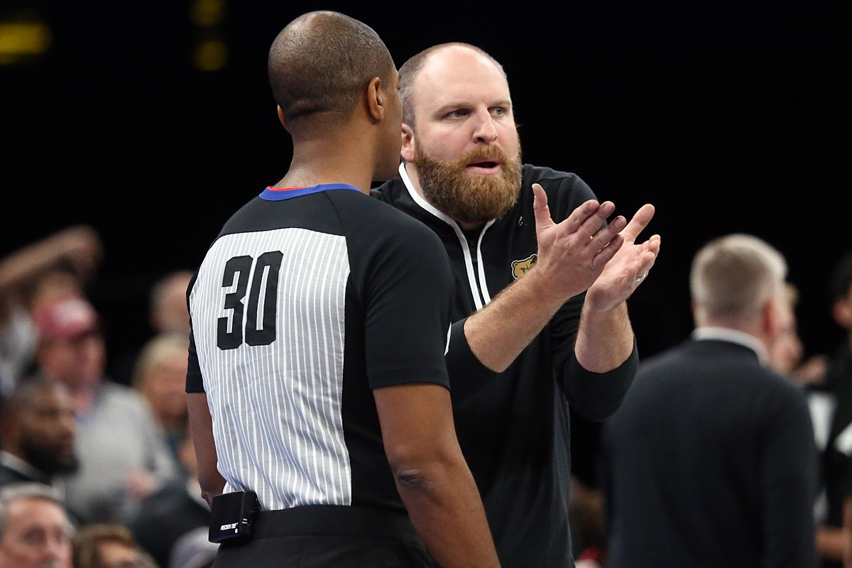 "Je**ne okropieństwo. Nagraj to!". Trener drużyny NBA nie gryzł się w język. Teraz poniesie konsekwencje