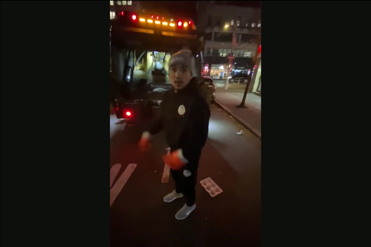 Mistrz świata w boksie "zmienił" profesję. Zajął się... wywózką śmieci. "Tutaj lepiej płacą"