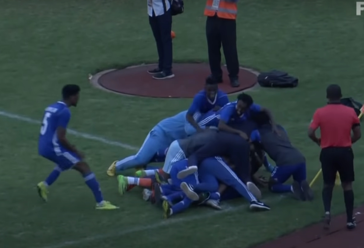 Piłkarz uciekł ze zgrupowania swojej kadry. Podejrzewa się go o nielegalny wyjazd do Europy