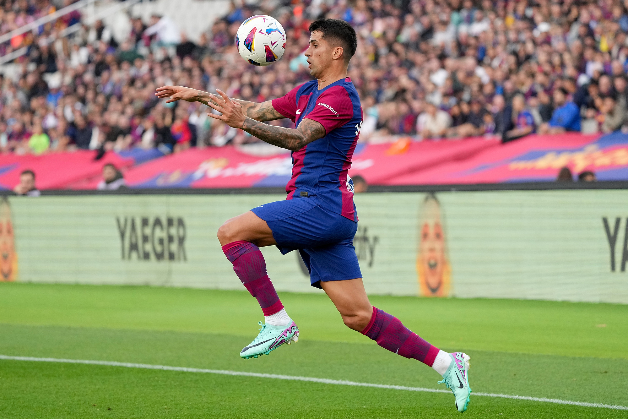 Manchester City ustalił cenę za Joao Cancelo. Tyle Barcelona musiałaby zapłacić za Portugalczyka