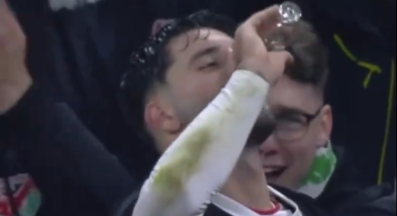 Tak gwiazdor Liverpoolu świętował awans na EURO 2024! Napił się alkoholu od kibiców