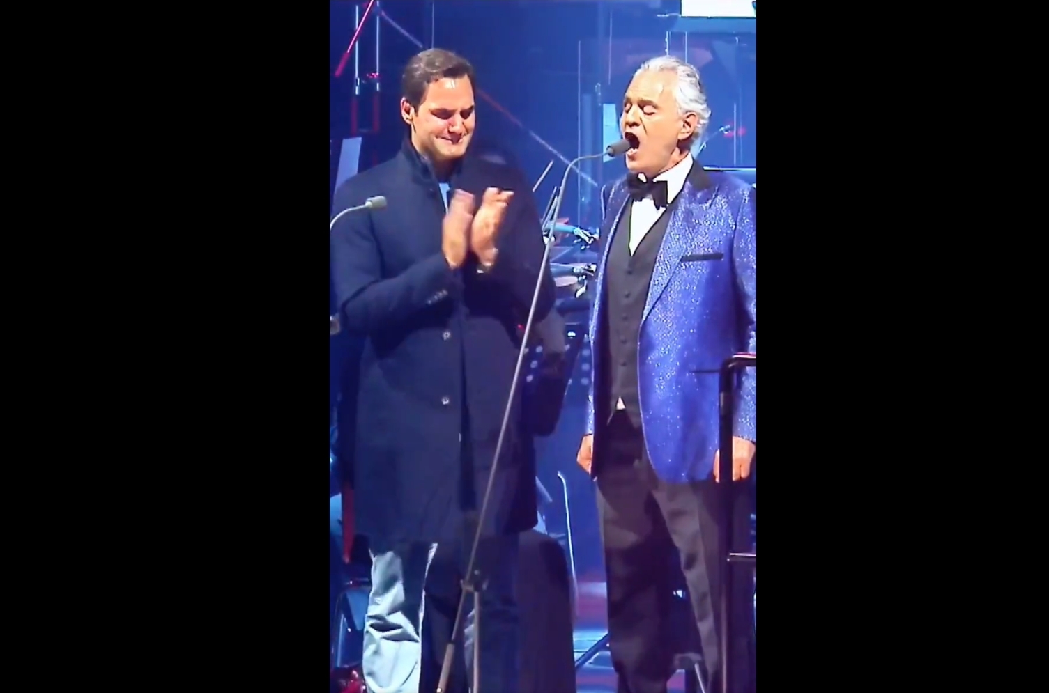 Federer wszedł na scenę i nagle poleciały łzy. Legenda tenisa wzruszyła się podczas występu [WIDEO]