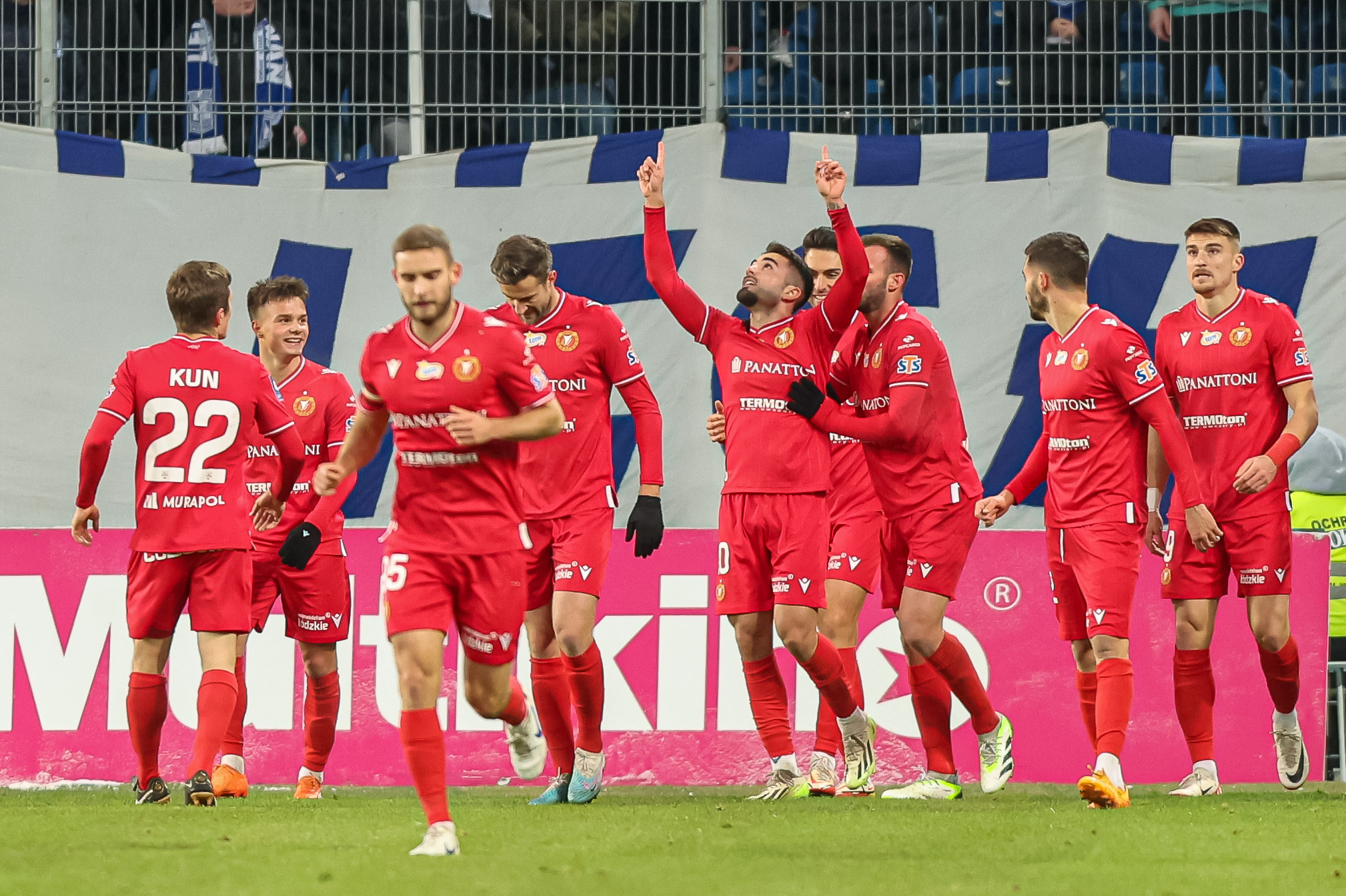 Kolejna niespodzianka w Ekstraklasie! Szalona końcówka w Poznaniu, Widzew pokonał Lecha [WIDEO]