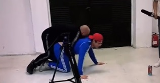 Ogromna awantura przed galą Fame MMA. Freakfighterzy rzucali się przedmiotami. Interweniowała ochrona [WIDEO]