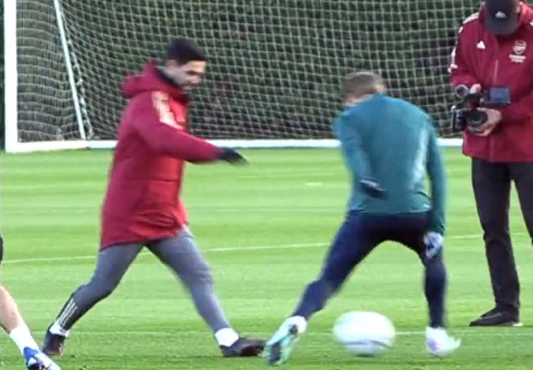 Mikel Arteta zabawił się z kapitanem Arsenalu. Popisowe zagranie szkoleniowca [WIDEO]