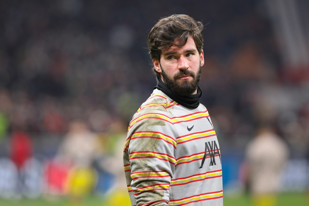 Alisson ze sporymi kłopotami zdrowotnymi. Wiadomo, ile ma pauzować lider Liverpoolu