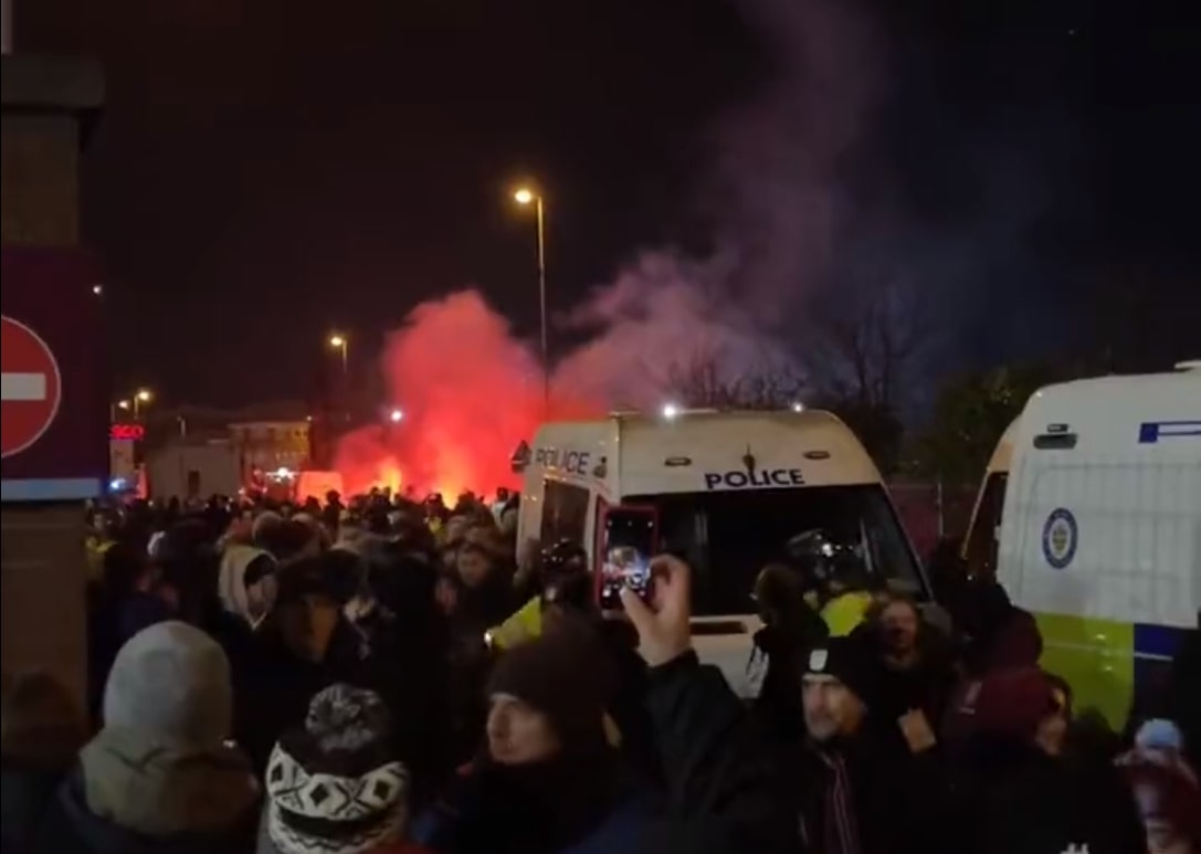 Legia wyrzucona z pucharów?! Chce tego szef brytyjskiej policji ds. futbolu. "Rozmawiałem z UEFA"