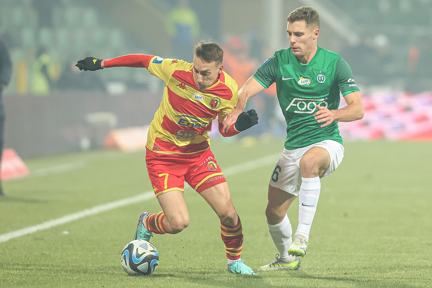Jagiellonia z kolejnym zwycięstwem Ekstraklasy! Wielkie błędy bramkarzy w meczu z Wartą [WIDEO]