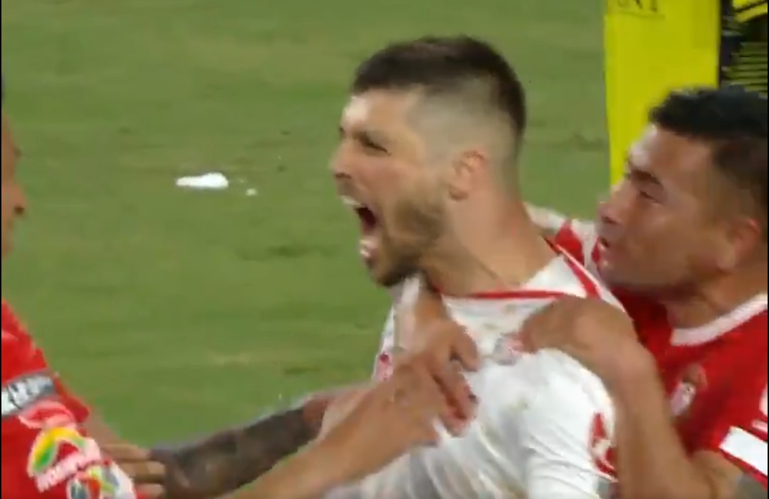 Co za wyczyn bramkarza! Koledzy z ataku mogą się wstydzić, jest najlepszy w zespole [WIDEO]