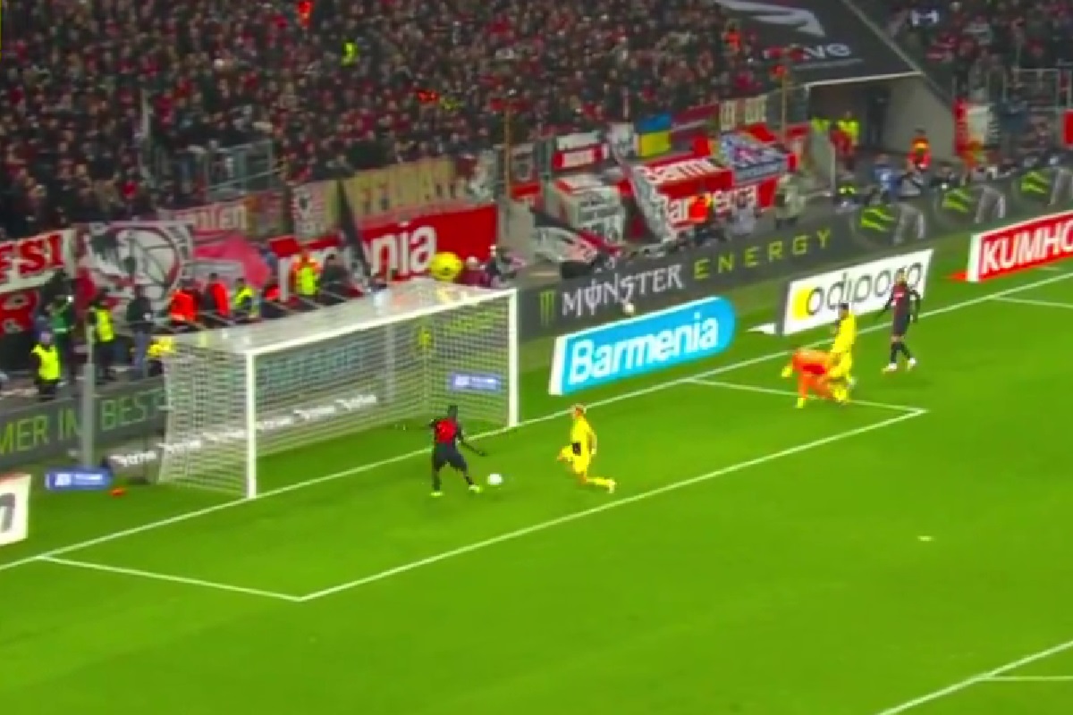 Borussia Dortmund nie dała rady liderowi Bundesligi! Gol w końcówce przeważył szalę [WIDEO]