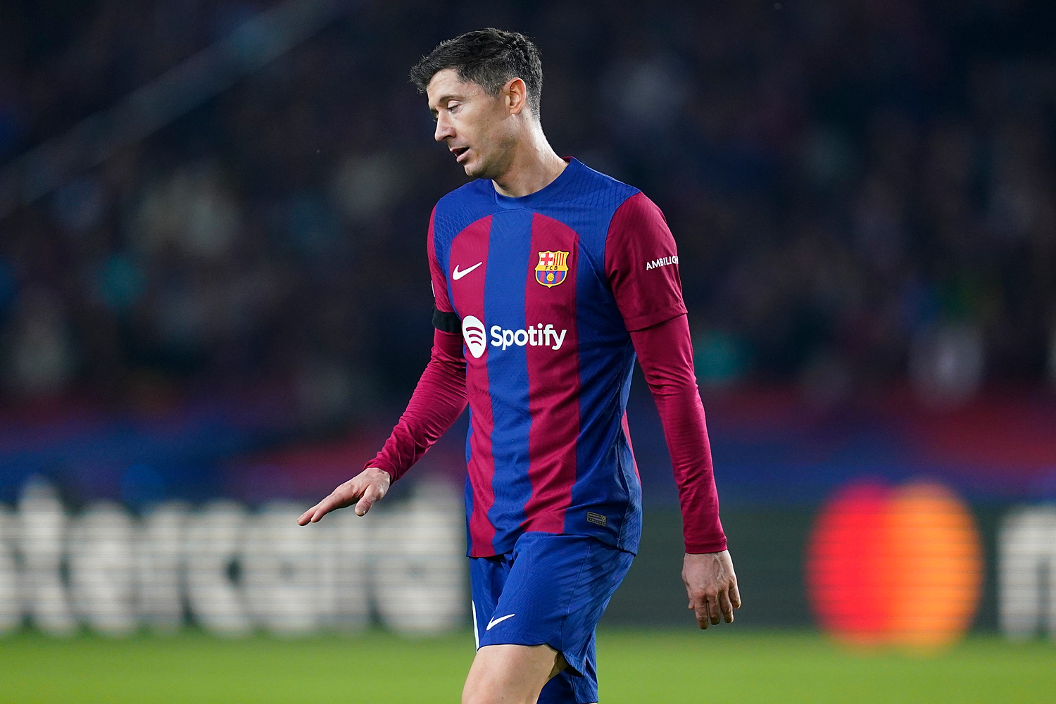 "Sport" broni Lewandowskiego. Przytacza ważne dane. Polak lepszy od kilku wielkich postaci