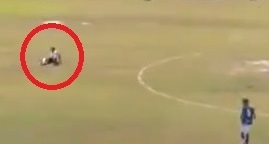 Piłkarz zemdlał na boisku. Dramatyczne sceny podczas meczu w lidze hiszpańskiej [WIDEO]