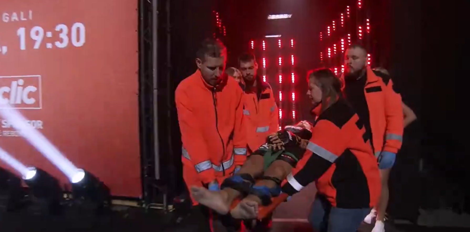 Fabijański ponownie wylądował na noszach. Niespodziewana sytuacja na konferencji przed galą Fame MMA [WIDEO]