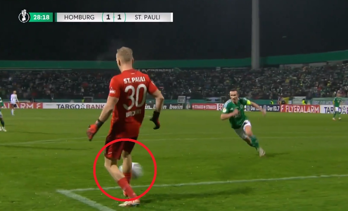 Katastrofa bramkarza Sankt Pauli. Tego gola nigdy nie zapomni [WIDEO]