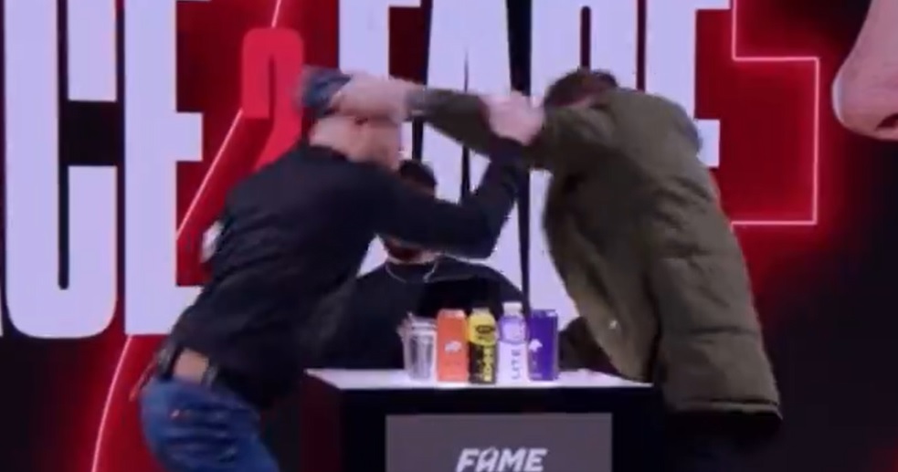 Awantura przed galą Fame MMA. Zawodnik uderzył rywala klapkiem, a ten rzucił się na niego z pięściami [WIDEO]