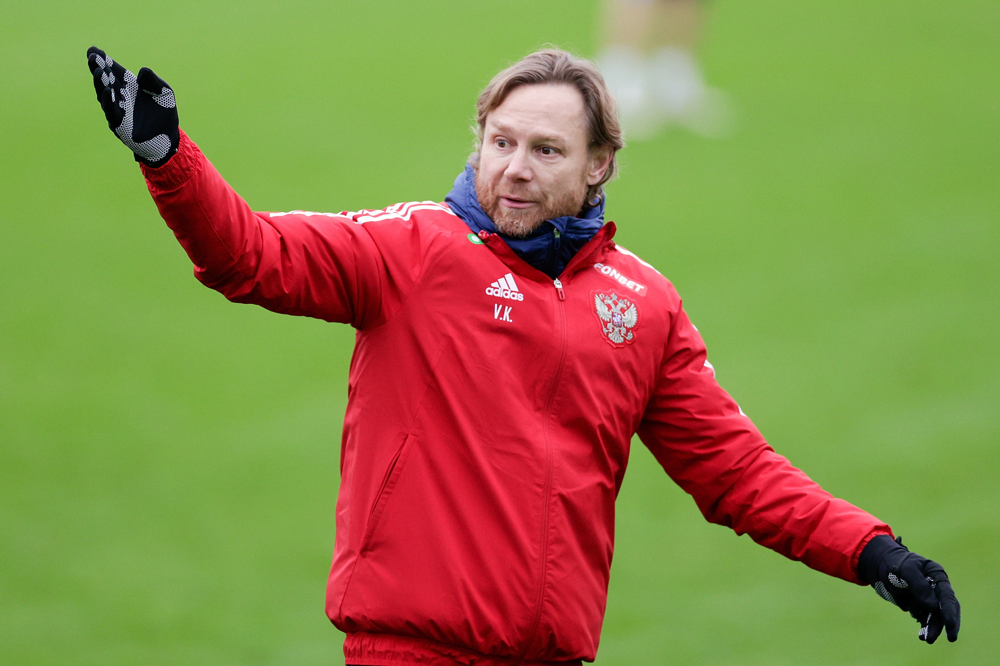 "Jaki idiota podjął taką decyzję? Morderstwo futbolu". Selekcjoner Rosjan nie wytrzymał, teraz jest zawieszony