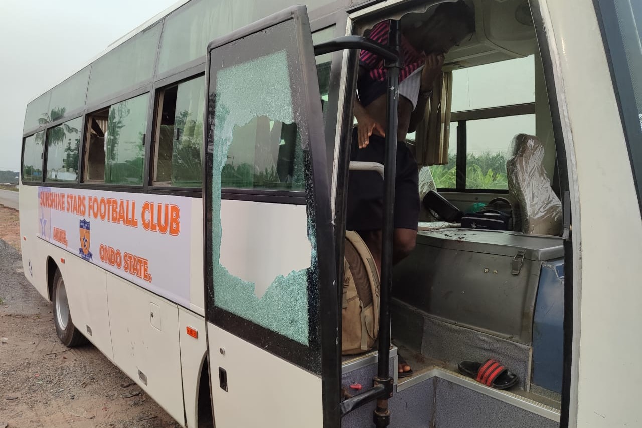 Autobus z piłkarzami został ostrzelany. Makabryczne sceny w drodze na mecz, jest wielu rannych