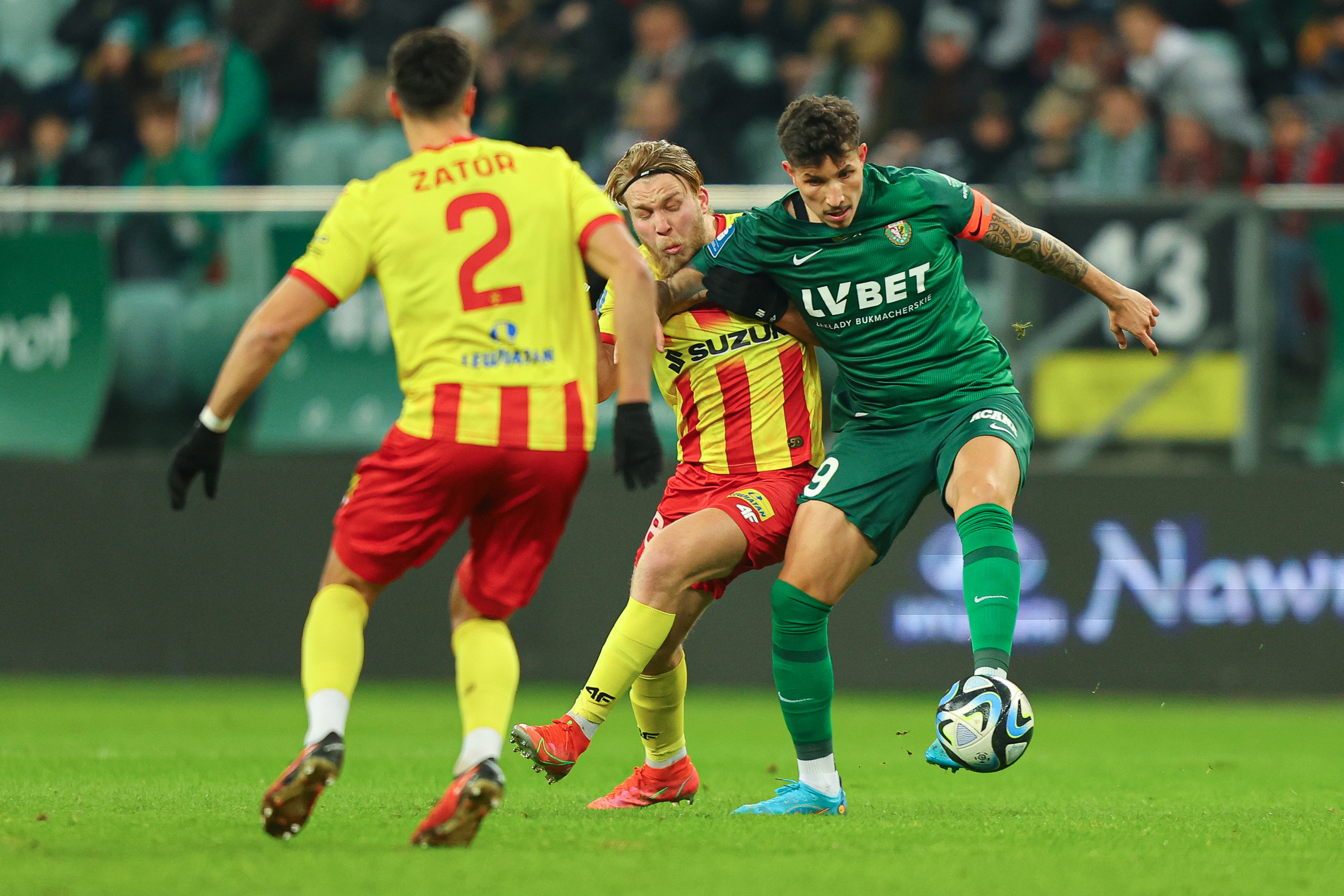 Wpadka Śląska na własnym stadionie! Lider Ekstraklasy zgubił punkty z Koroną [WIDEO]