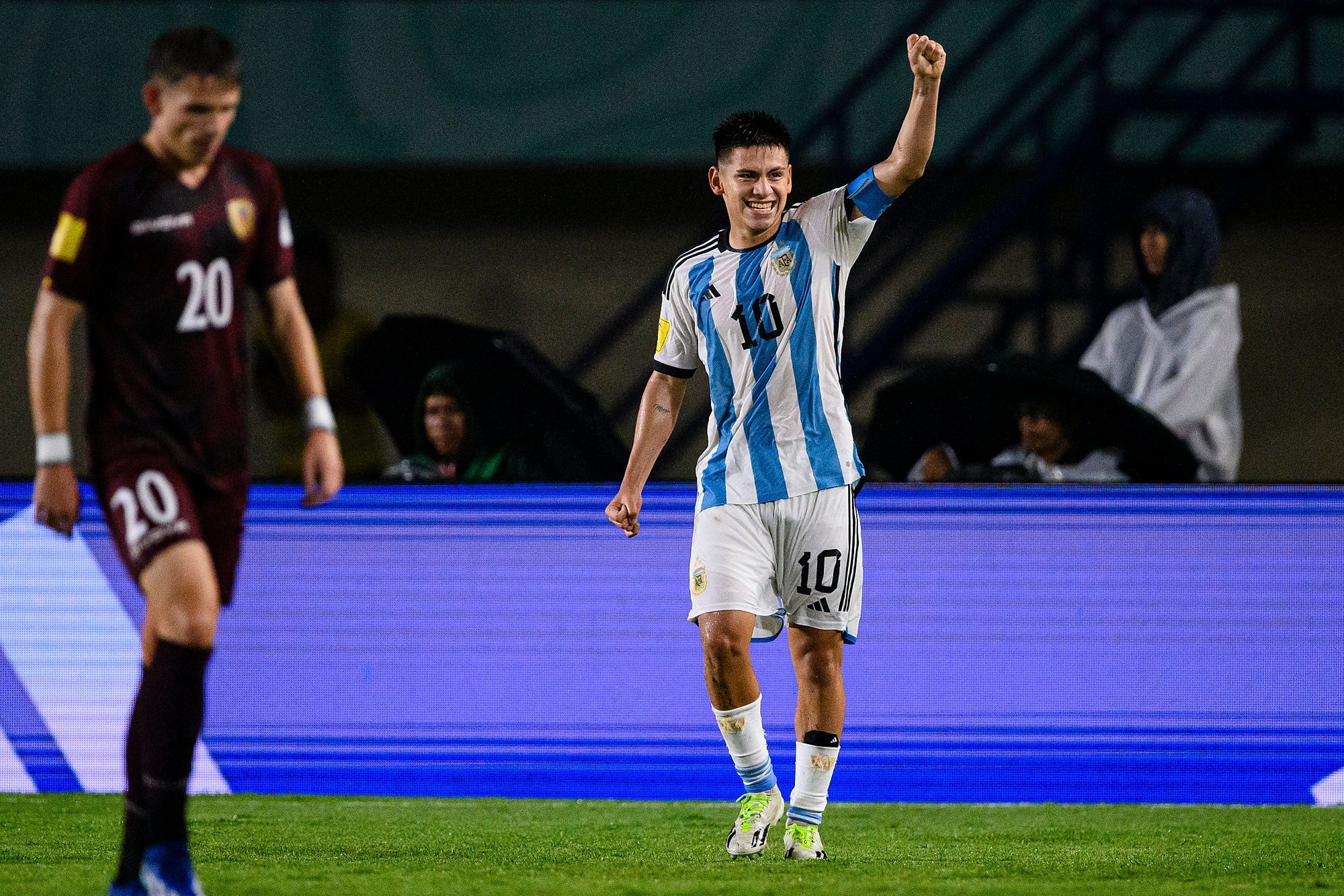 Argentyński talent zmienia klub! Fabrizio Romano potwierdził transakcję