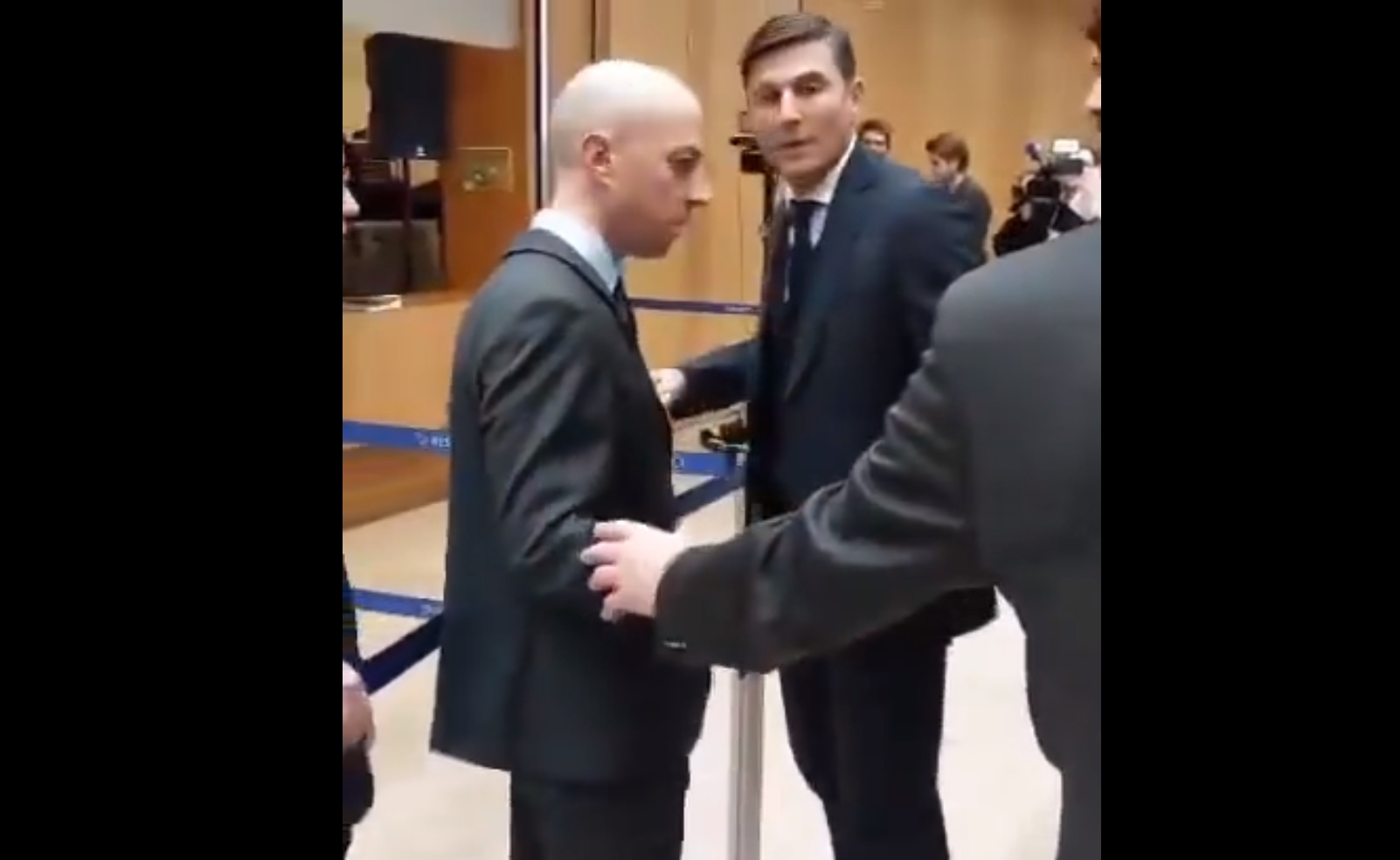 Ochroniarz nie poznał legendy Interu. Nie chciał jej wpuścić na losowanie Ligi Mistrzów [WIDEO]