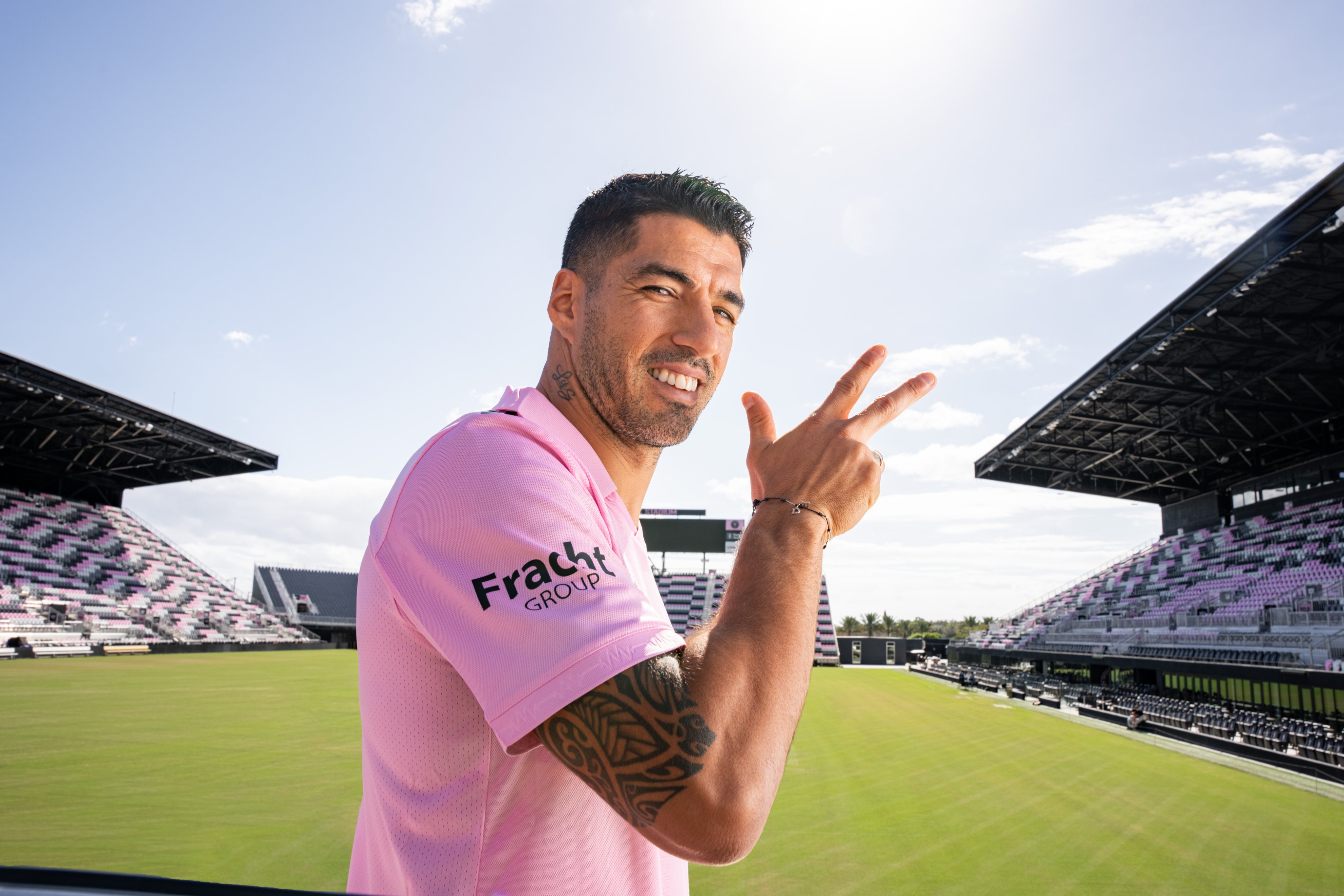Formalności stało się zadość. Luis Suarez podpisał kontrakt z nowym klubem