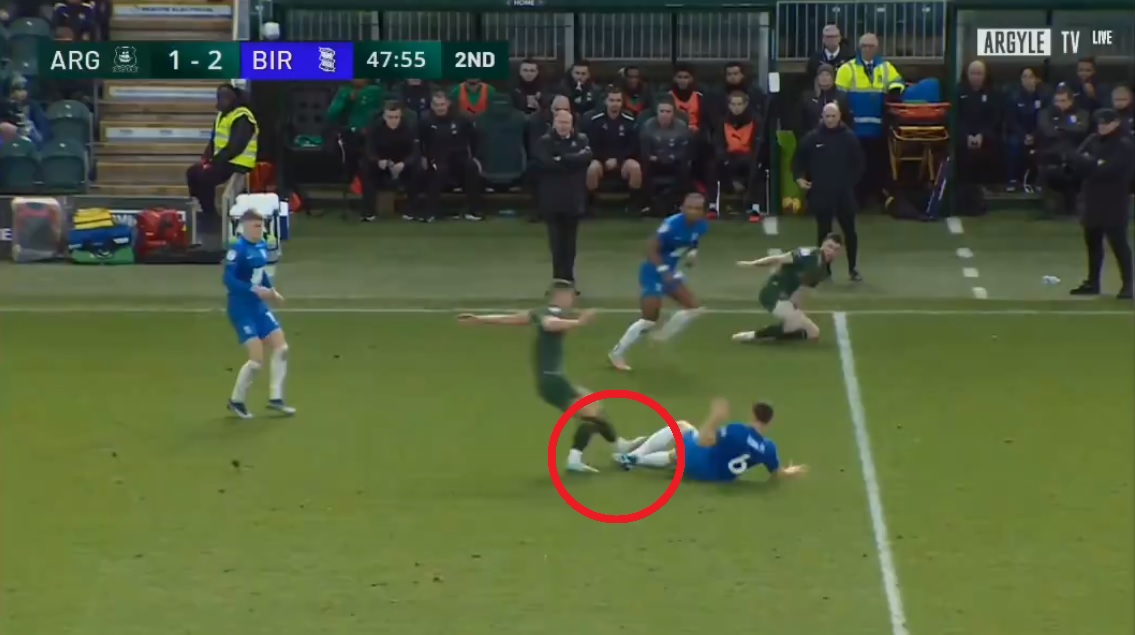 Krystian Bielik wyrzucony z boiska w Championship! Kontrowersyjna decyzja arbitra [WIDEO]