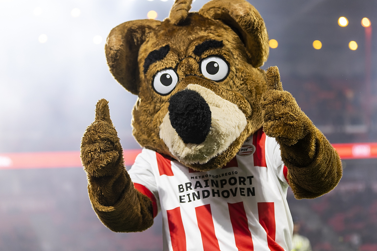 Ciekawa inicjatywa znanego klubu. Na stadionie zorganizowano świąteczną kolację drużynowych maskotek [ZDJĘCIE]