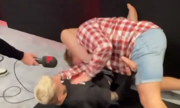 Kuriozalna sytuacja z udziałem zawodnika UFC. Poddał duszeniem... producenta radiowego [WIDEO]
